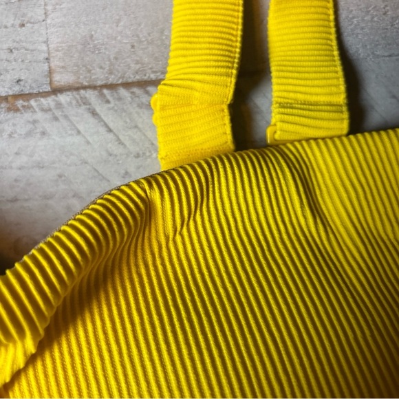 Old Navy Women's Size 4X Rib Bikini Top Adjustable Straps Yellow NWT! - Picture 5 of 16